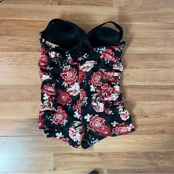 Torrid Plus Size Ruched Floral One Piece Swimsuit Swim - Picture 4 of 9